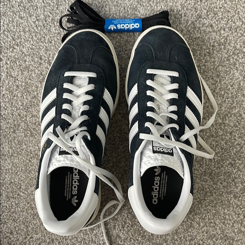 Adidas Gazelle Shoes - Picture 2 of 11